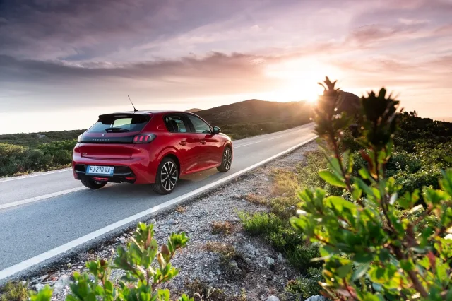 Peugeot 208 1.2 MT Active Pack — 19