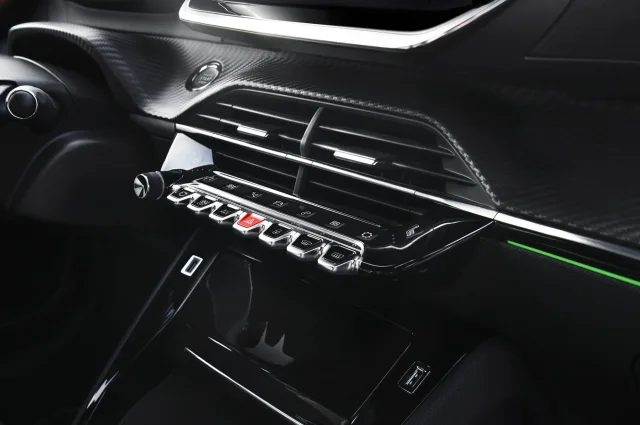 Peugeot 208 1.2 MT Active Pack — 24