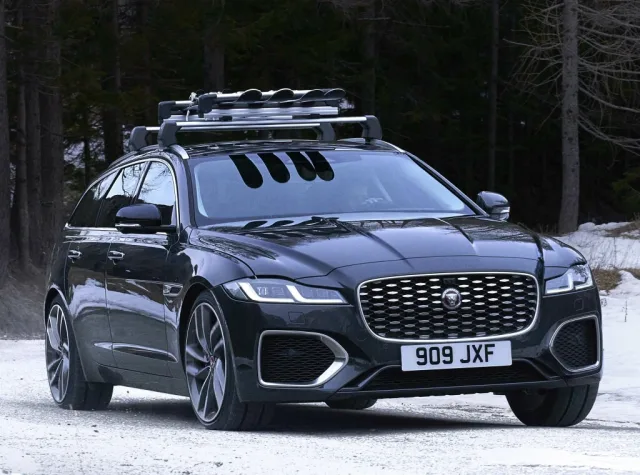 Jaguar XF Sportbrake station wagon — 3