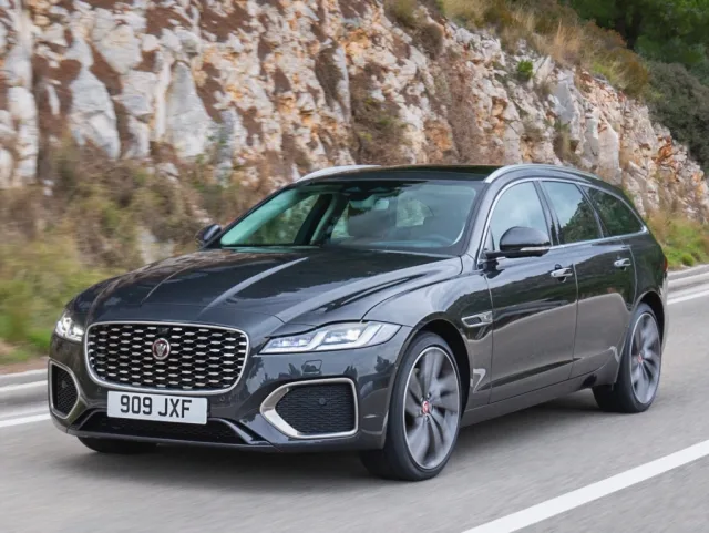 Jaguar XF Sportbrake station wagon — 6