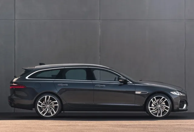 Jaguar XF Sportbrake station wagon — 8