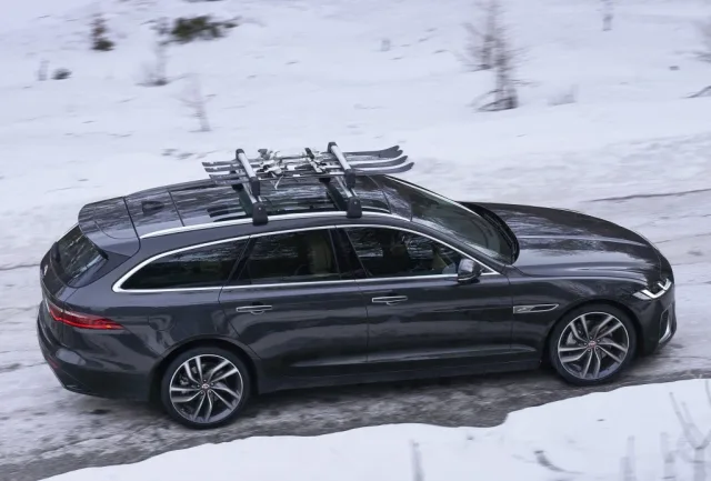 Jaguar XF Sportbrake station wagon — 10