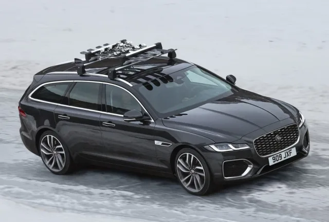 Jaguar XF Sportbrake station wagon — 11