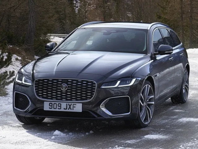 Jaguar XF Sportbrake station wagon — 17