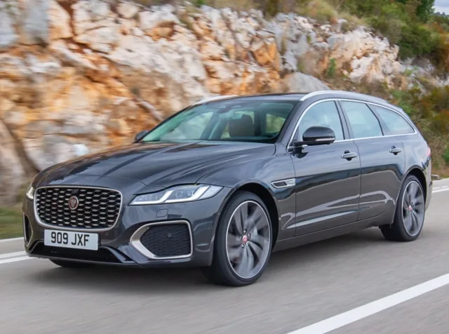 Jaguar XF Sportbrake station wagon — 20