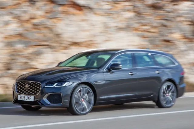 Jaguar XF Sportbrake station wagon — 21