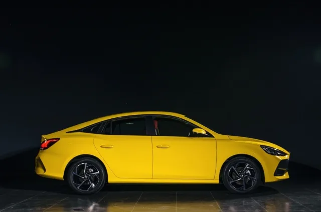 MG 5 седан — 3