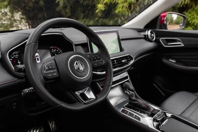 MG HS 2.0T AT 4WD LUX — 24