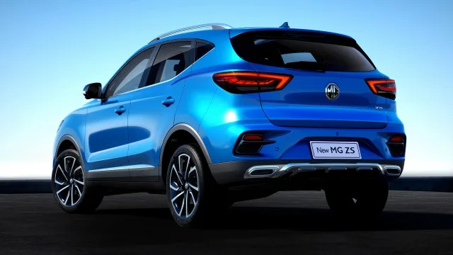 MG ZS 1.5 MT STD — 4