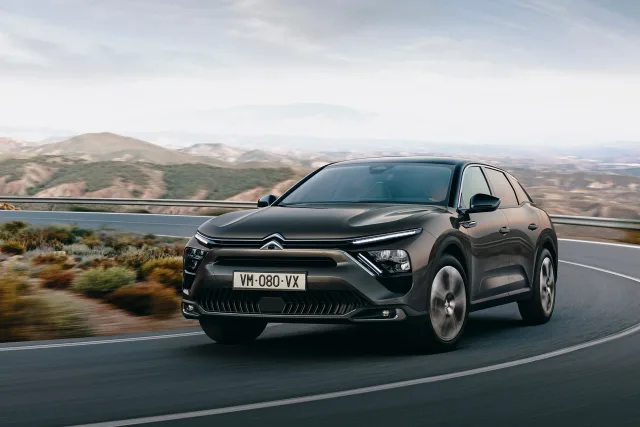 Citroen C5 X crossover — 3