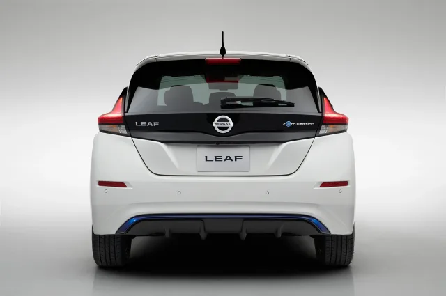Nissan Leaf N-Connecta — 12