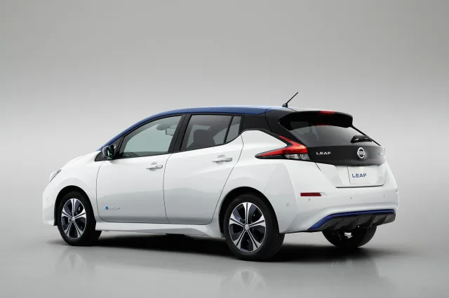 Nissan Leaf N-Connecta — 14