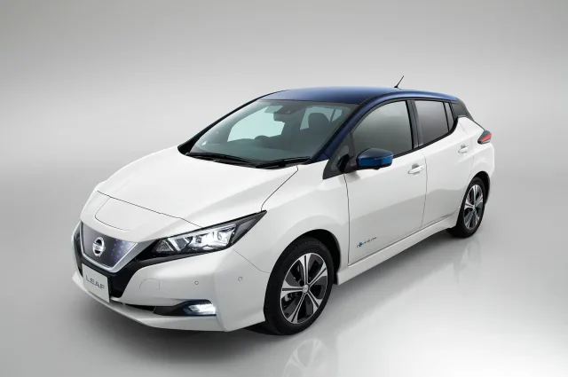 Nissan Leaf N-Connecta — 19