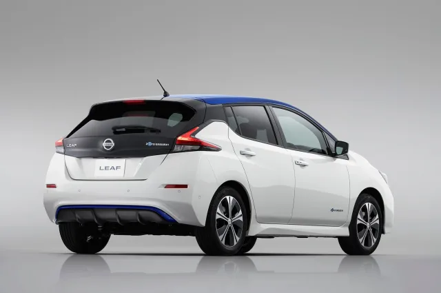 Nissan Leaf N-Connecta — 20