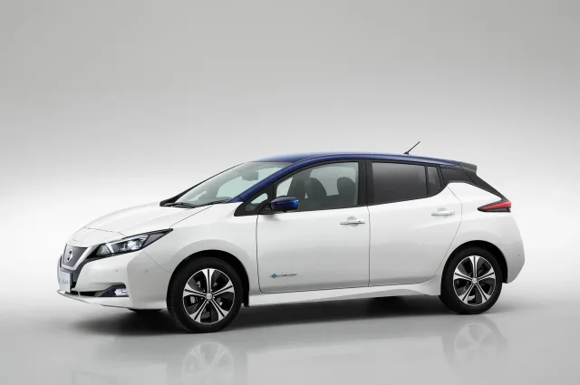 Nissan Leaf N-Connecta — 21