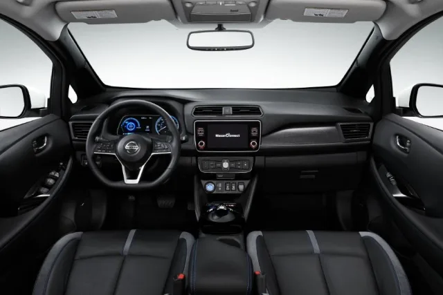Nissan Leaf N-Connecta — 22