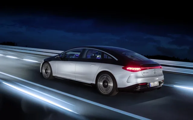 Mercedes-Benz EQS AT 450+ — 17