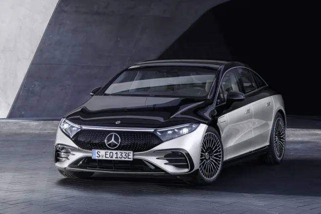 Mercedes-Benz EQS AT 450+ — 18