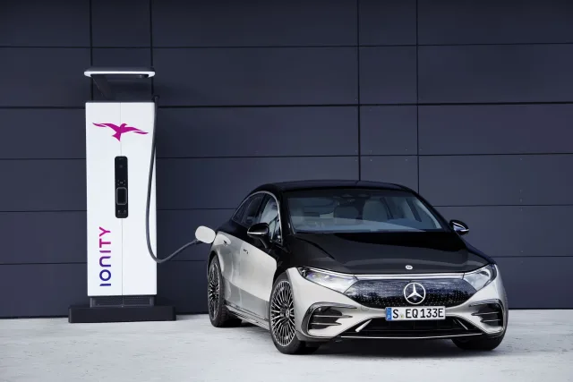 Mercedes-Benz EQS AT 450+ — 22
