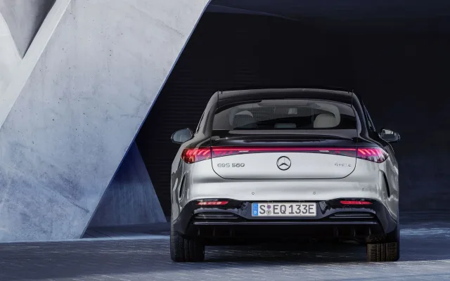 Mercedes-Benz EQS AT 450+ — 23