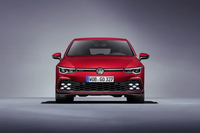 Volkswagen Golf GTI VIII hatchback — 5