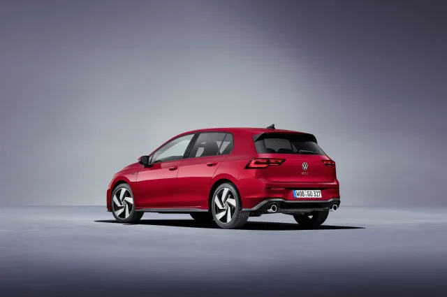 Volkswagen Golf GTI VIII hatchback — 6