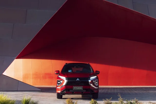 Mitsubishi Eclipse Cross кросовер — 2