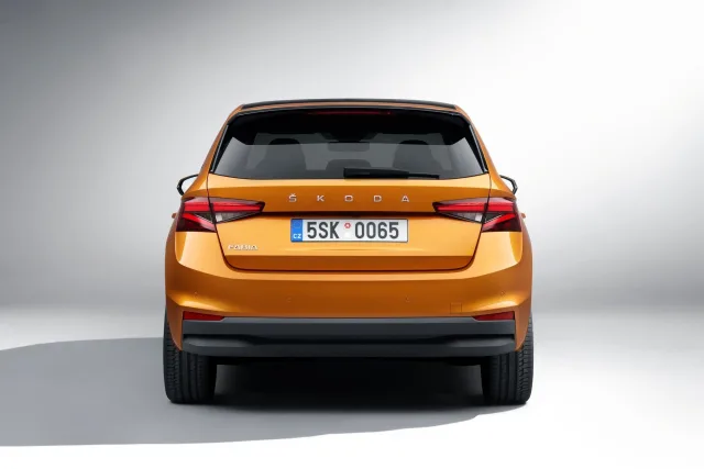 Skoda Fabia 2021 (Шкода Фабия) хэтчбек — 2