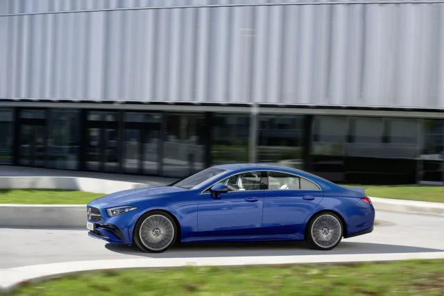 Mercedes-Benz CLS седан — 12