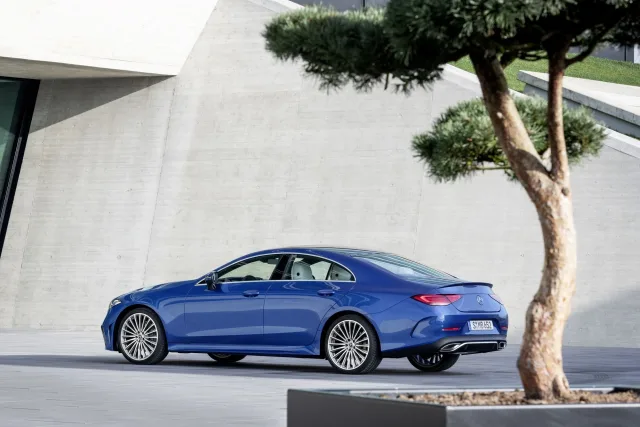 Mercedes-Benz CLS седан — 24