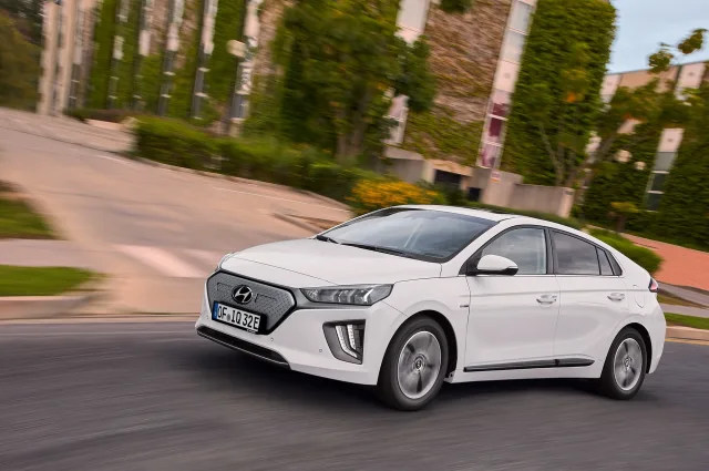 Hyundai Ioniq хетчбек — 2