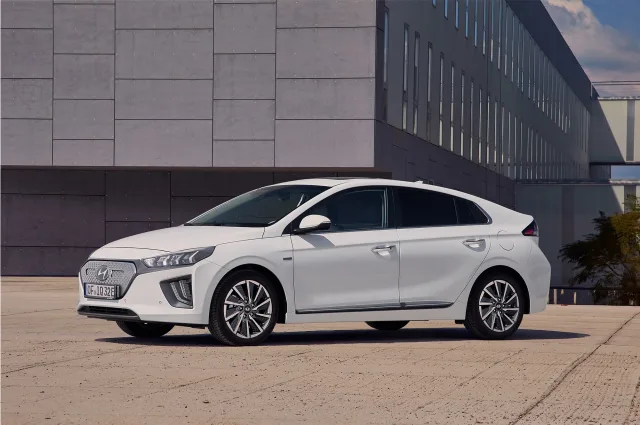 Hyundai Ioniq хетчбек — 7