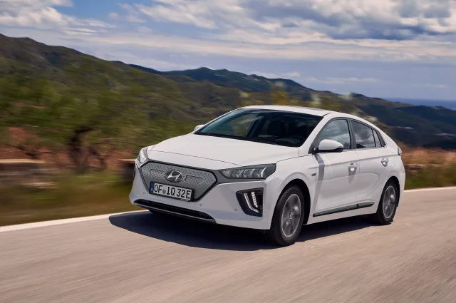 Hyundai Ioniq хетчбек — 20