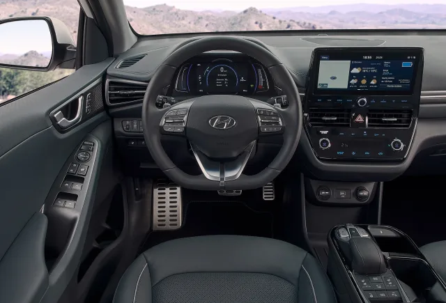 Hyundai Ioniq хетчбек — 24