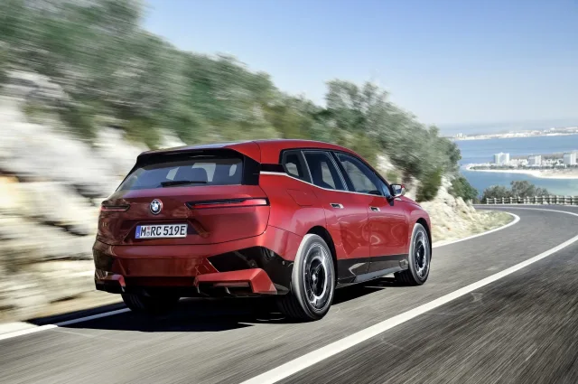 BMW iX xDrive40 — 6