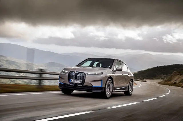 BMW iX xDrive40 — 20