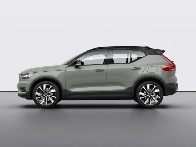 Volvo XC40 Recharge crossover — 3