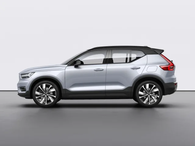 Volvo XC40 Recharge crossover — 6