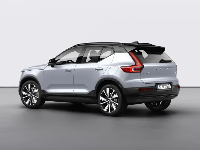 Volvo XC40 Recharge crossover — 9