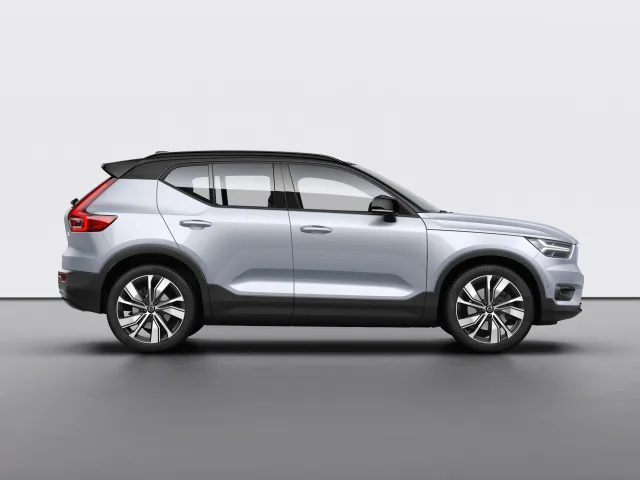 Volvo XC40 Recharge crossover — 14
