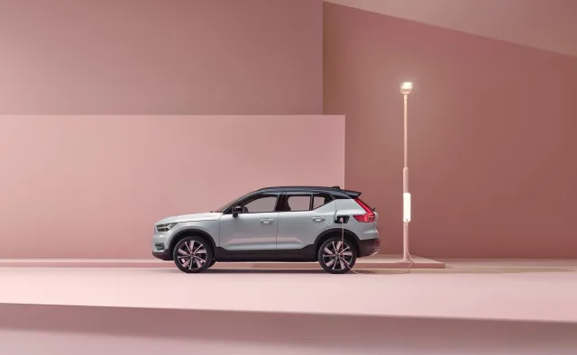 Volvo XC40 Recharge crossover — 15