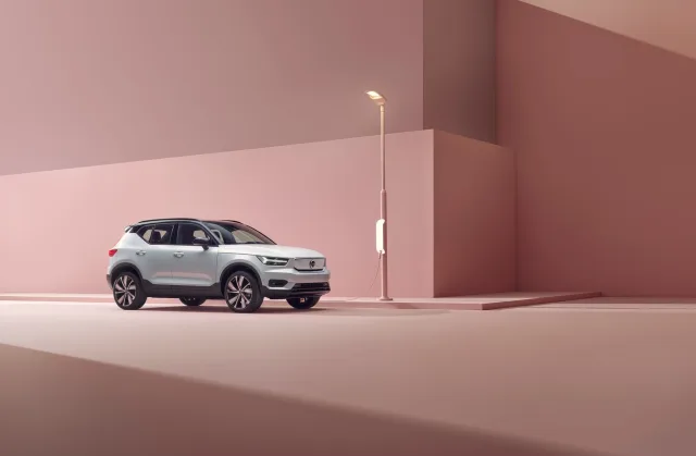 Volvo XC40 Recharge crossover — 16