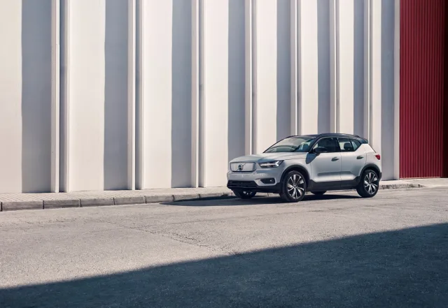 Volvo XC40 Recharge crossover — 17