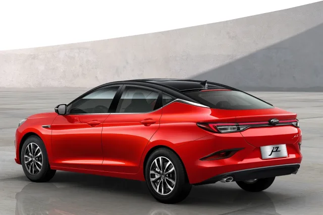 JAC J7 (Джей Эй Си Джей 7) хэтчбек — 6