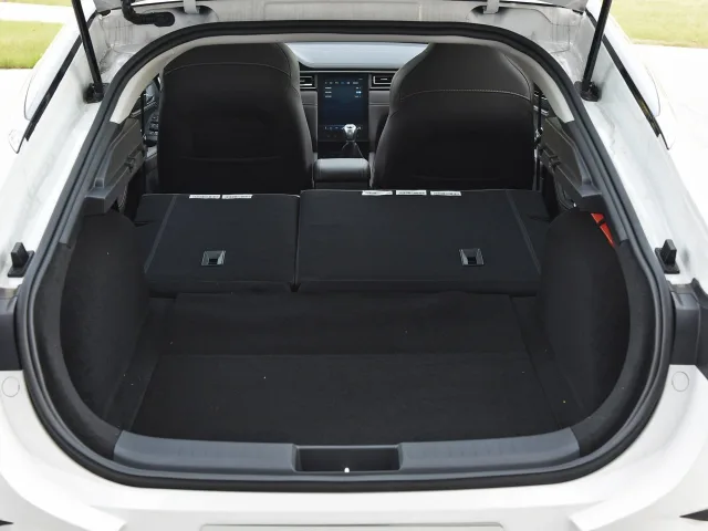 JAC J7 (Джей Эй Си Джей 7) хэтчбек — 10
