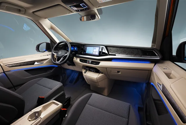 Volkswagen Multivan T7 minivan — 10