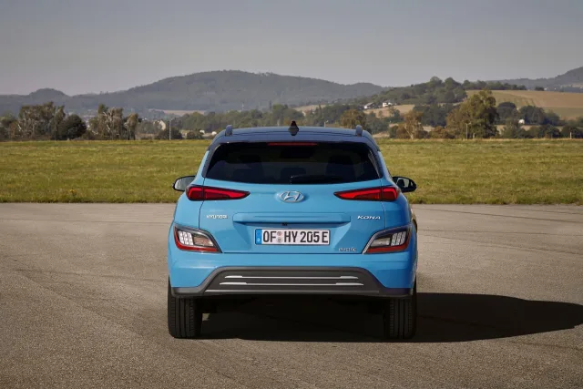 Hyundai Kona Electric кросовер — 7