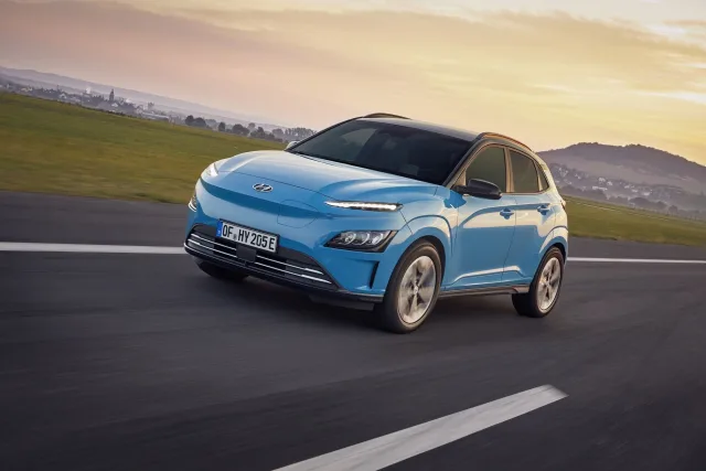 Hyundai Kona Electric кросовер — 10