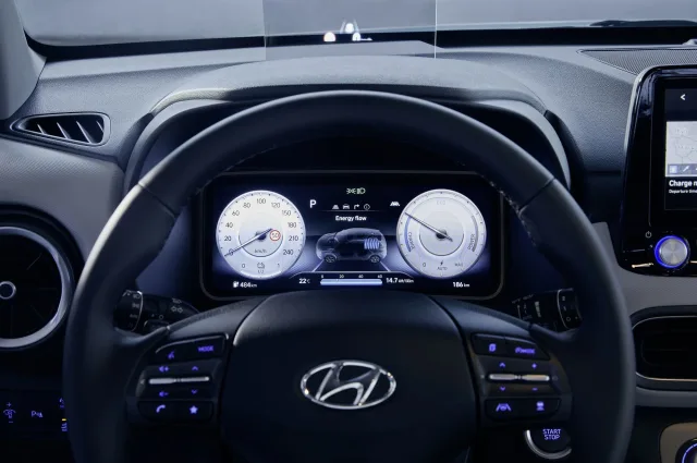 Hyundai Kona Electric кросовер — 13
