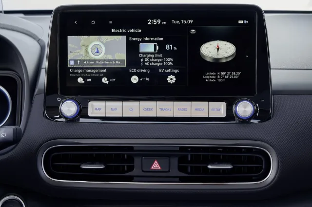 Hyundai Kona Electric кросовер — 14
